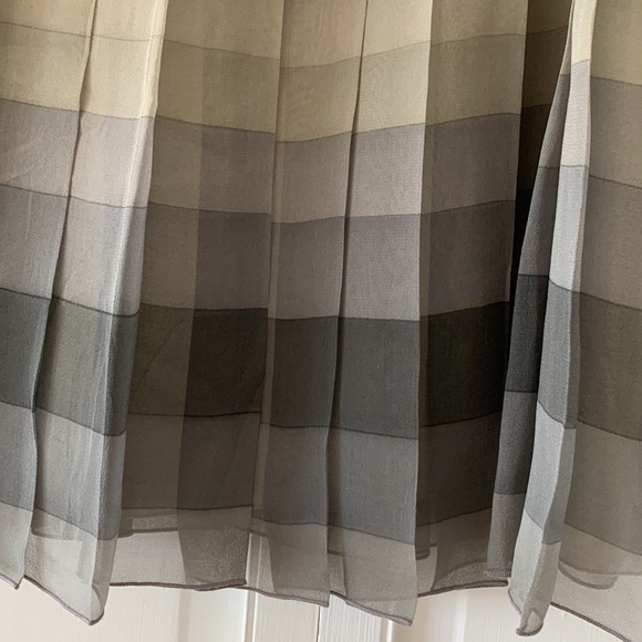 ANNE KLEIN PLEATED OMBRÉE SILK SKIRT - SIZE 6 - Picture 2 of 6